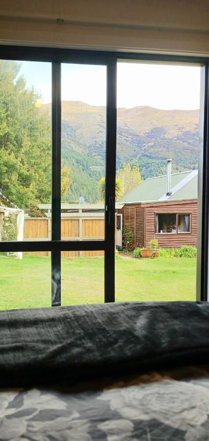 Lake Hawea Cabin With Mountain Views- Outdoor Bath! Extérieur photo